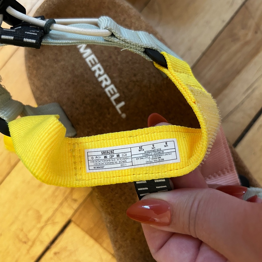 Women’s Merrell Multi-Color Sandals - Picture 3 of 3